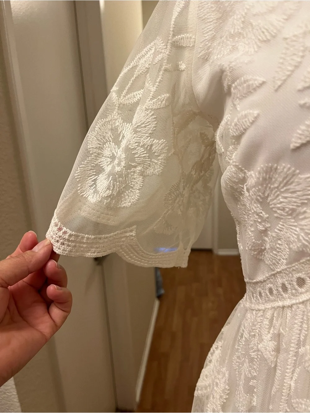Pink Blush Ivory Lace V‑Neck Maxi Dress - Size M - Picture 5 of 9